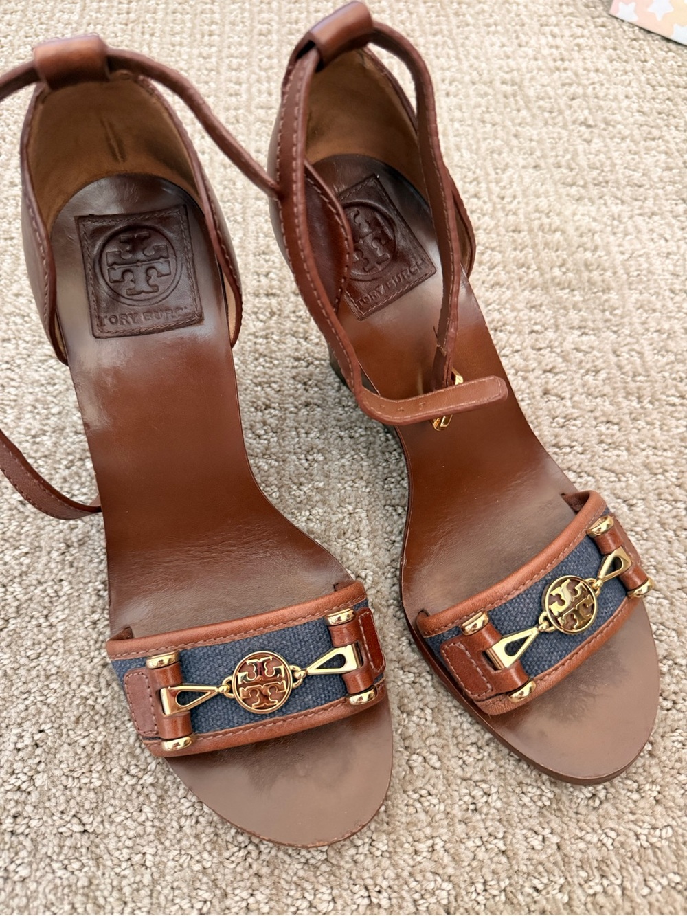 Tory Burch Brown Leather Open-Toe Ankle-Strap Sandals with Navy Accents